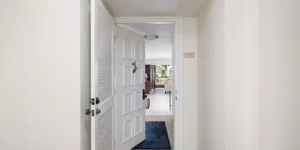 Image 2: 2MLS