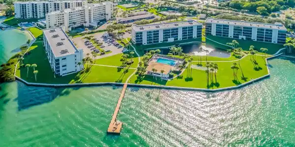 200 Intracoastal Place