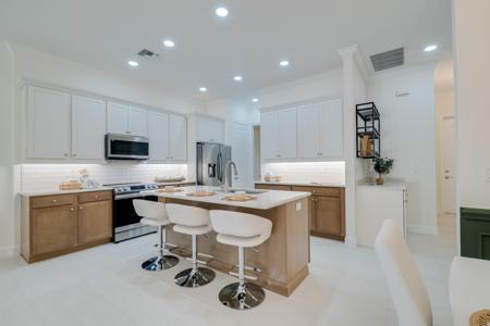 2005 Bridgepointe Circle