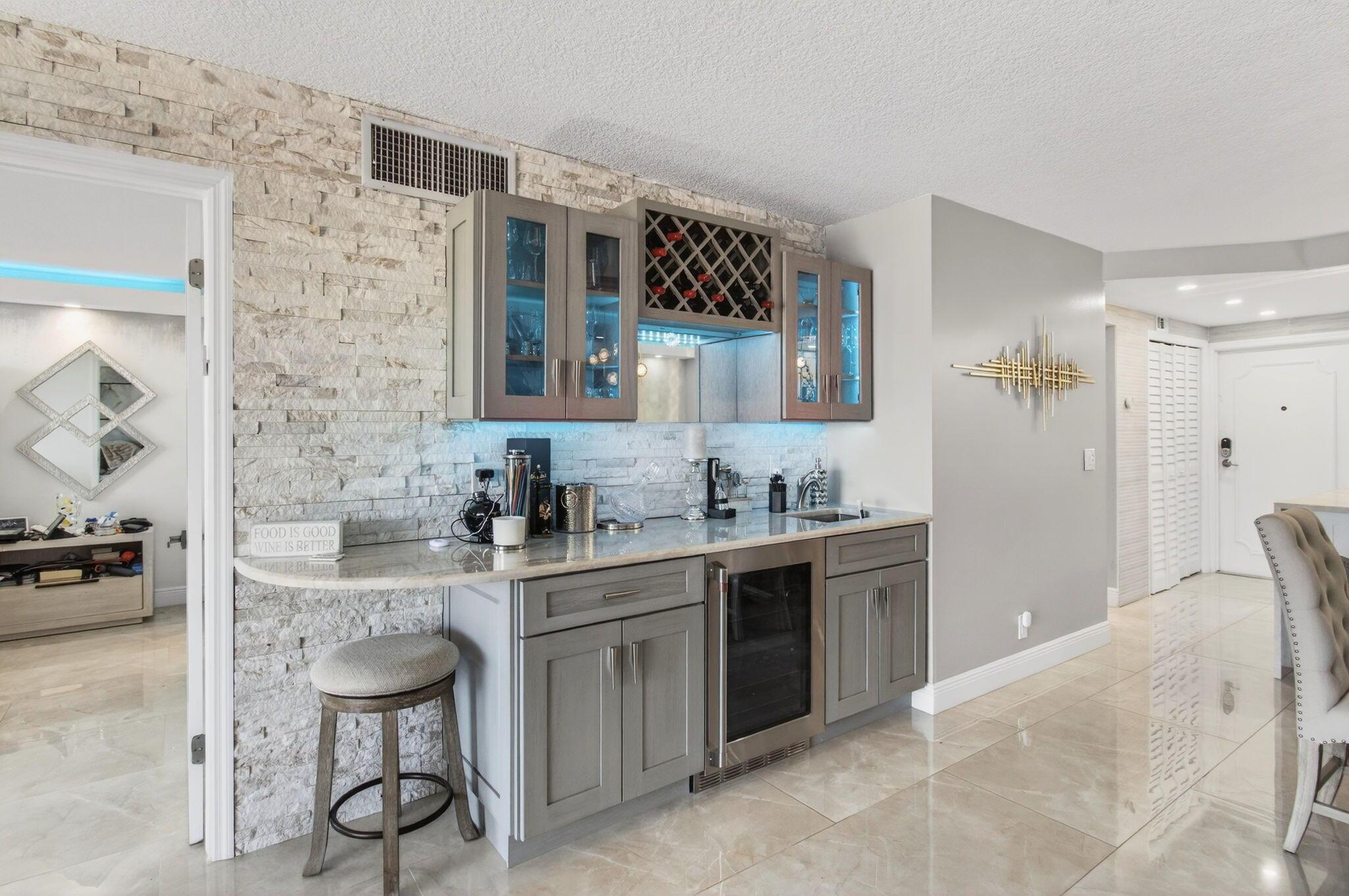 Image 2: BAR