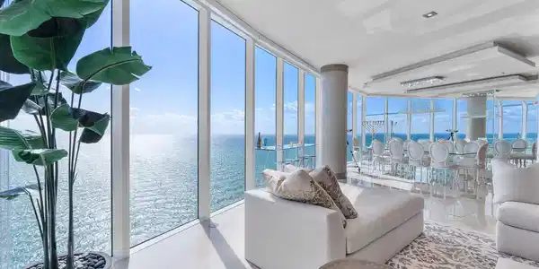 2711 S Ocean Drive