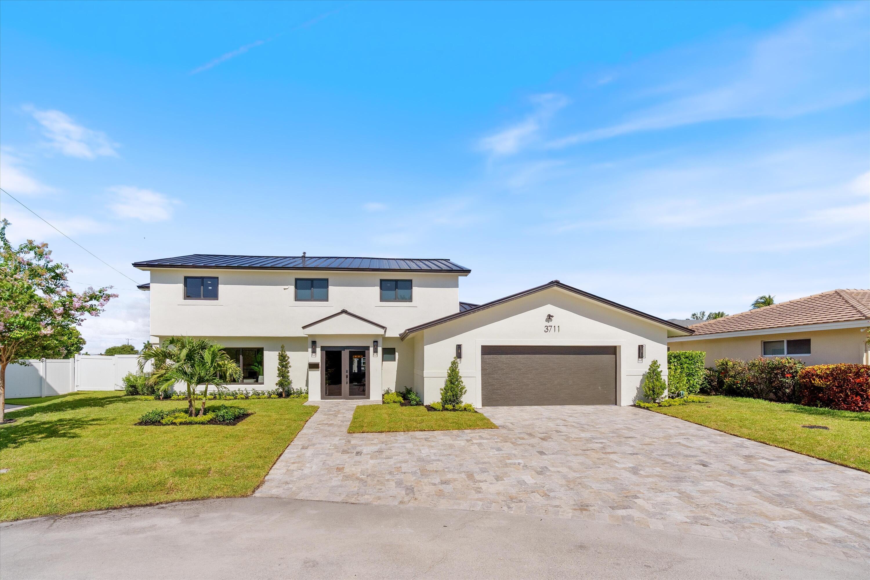 Image 2: 01-3711 NE 27th Ave LHP, FL-124