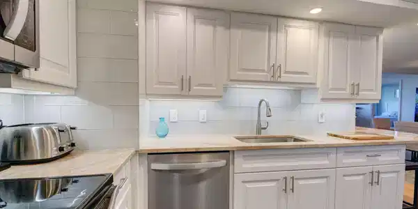 Image 4: Stunning Kitchen
