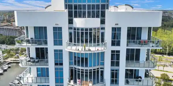 17301 Biscayne Blvd