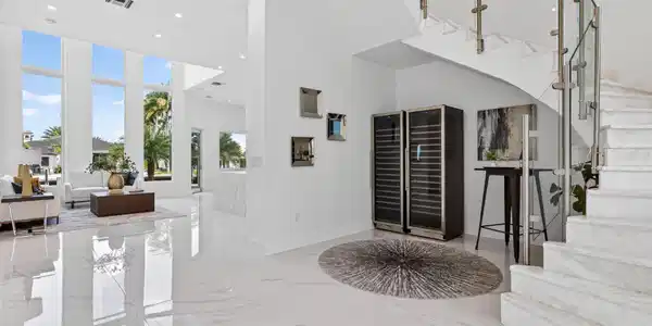 Image 3: Foyer