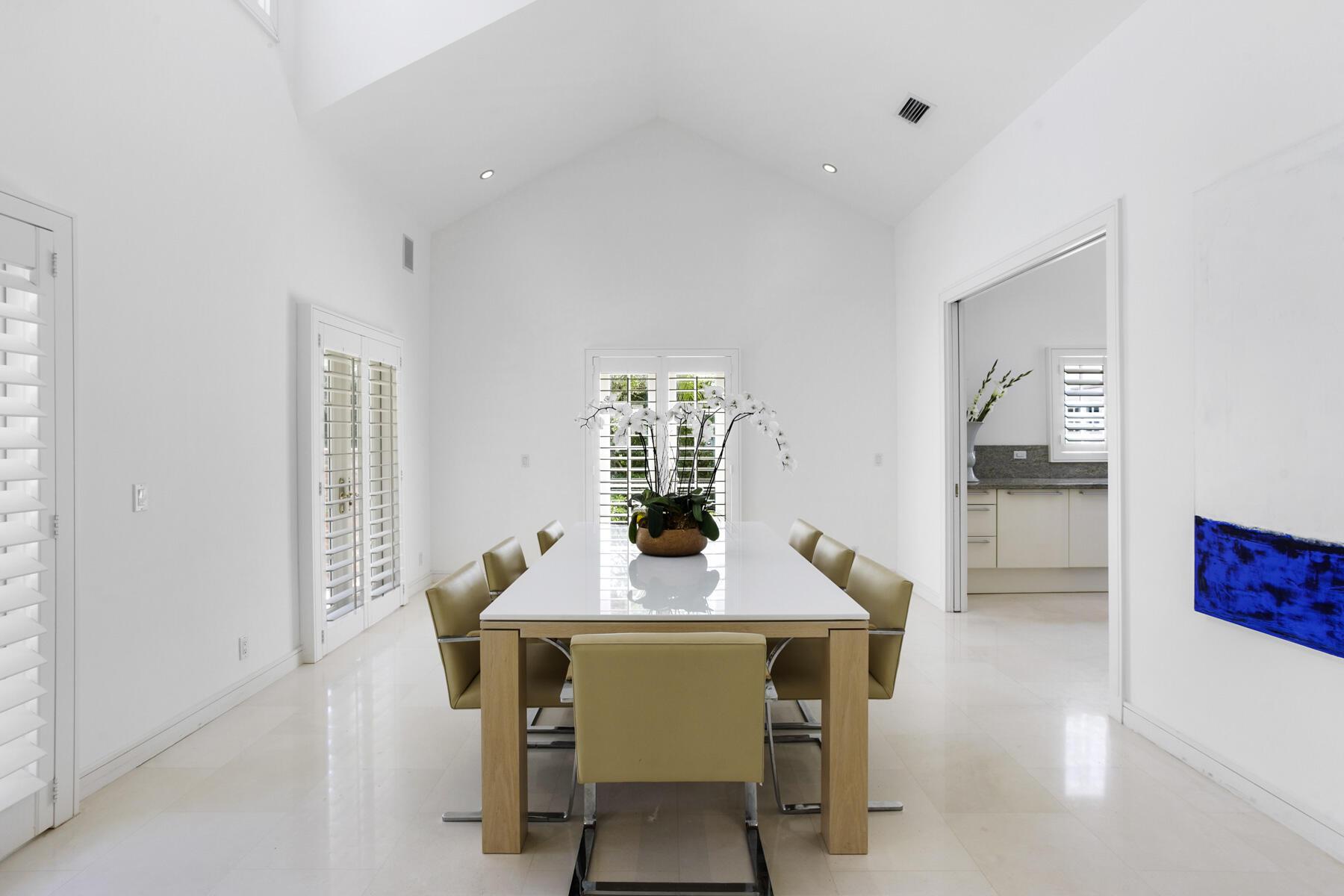Image 4: Dining Room