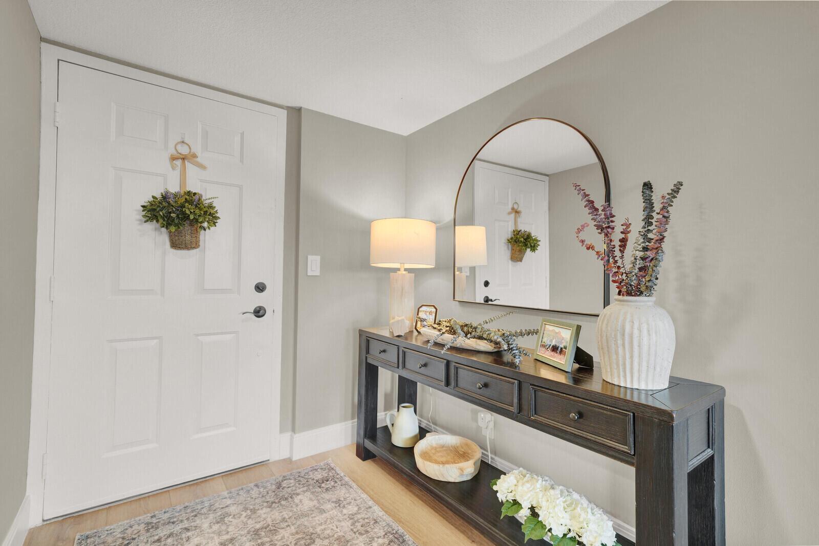 Image 2: Entryway