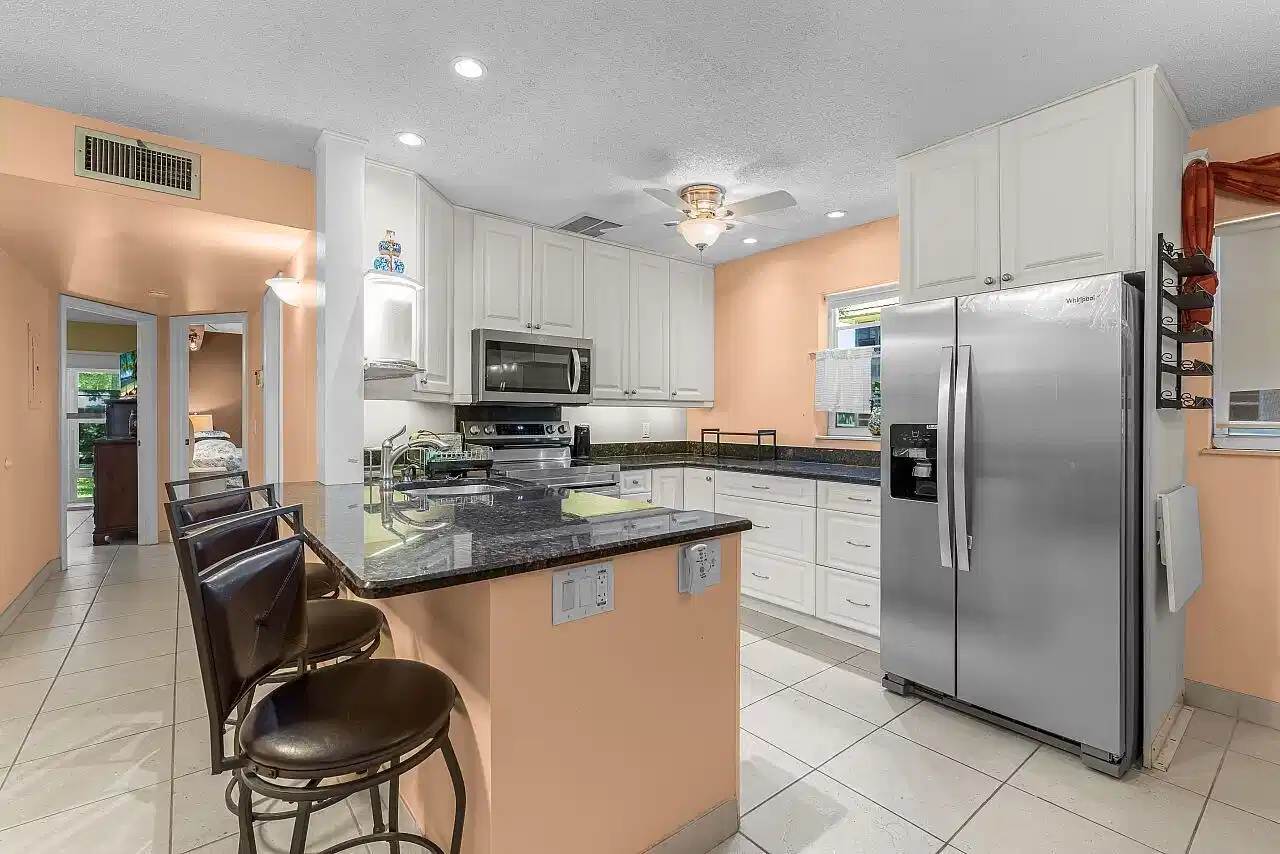 Image 1: 3-Vista-Gardens-Trail-Apt-106-HigMedia-0