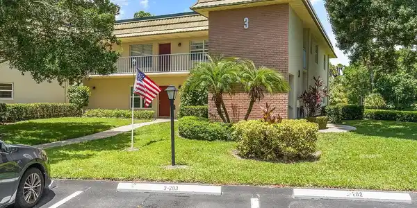 Image 4: 3-Vista-Gardens-Trail-Apt-106-HigMedia-0