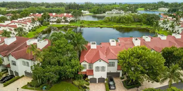 1527 Estuary Trail