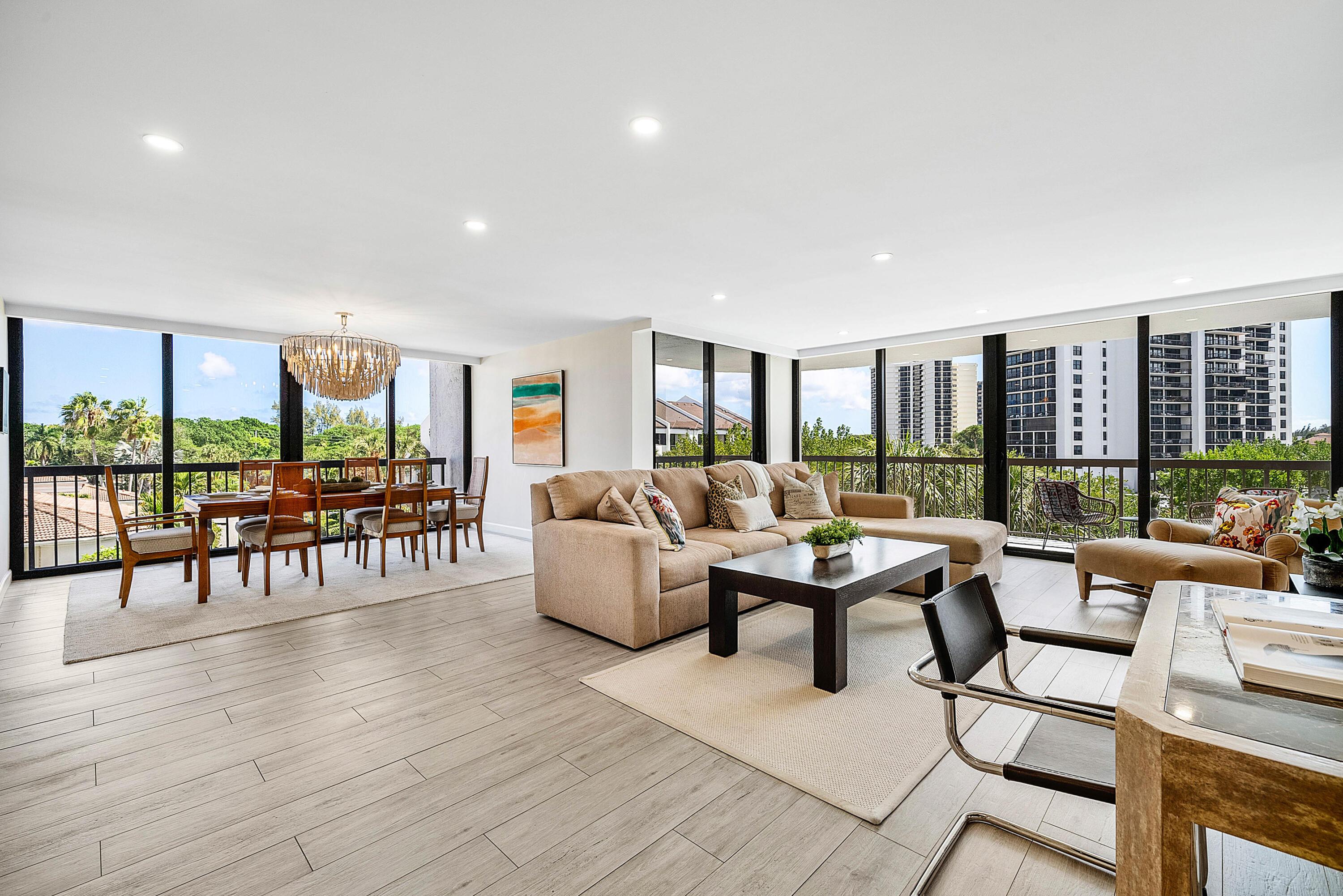 Image 2: Living Room/Dining Room