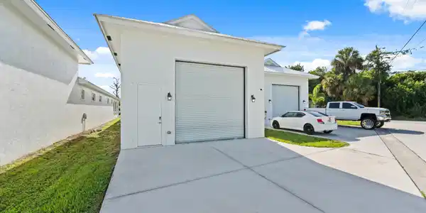 Image 4: Attached garage