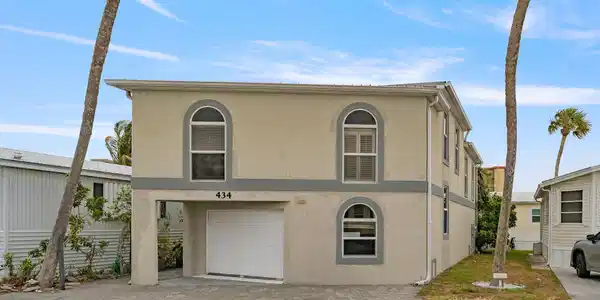 10725 S Ocean Drive