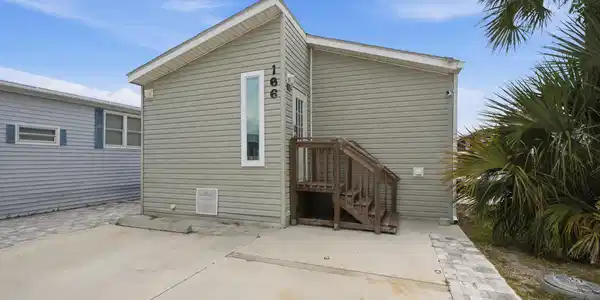 166 Nettles Boulevard