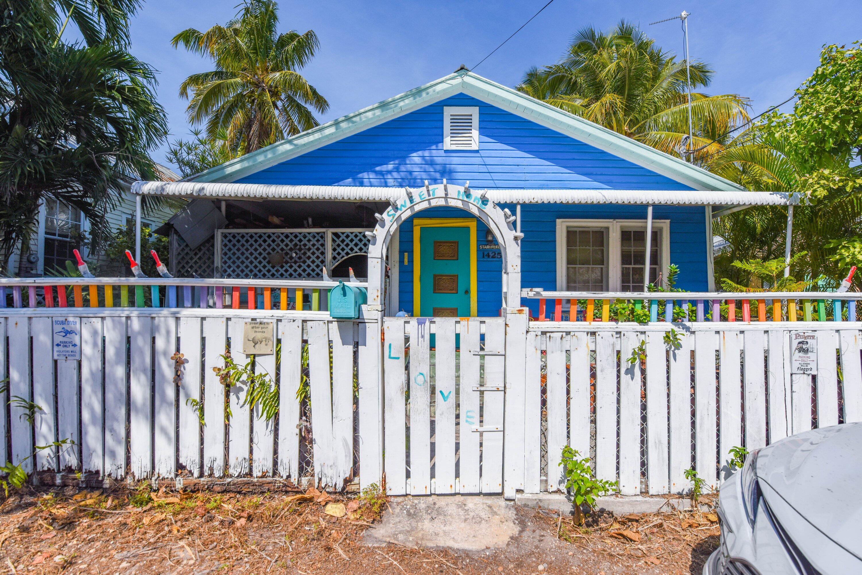 Image 1: Make this your own island paradise! 3 Bedroom conc