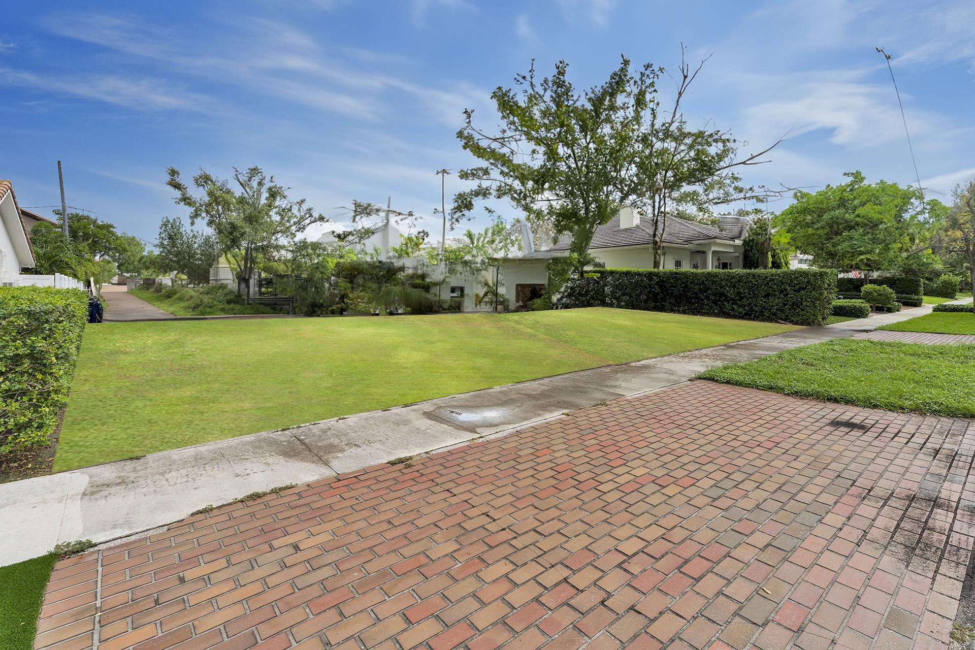 Image 4: 75ft wide- oversized lot 9,375