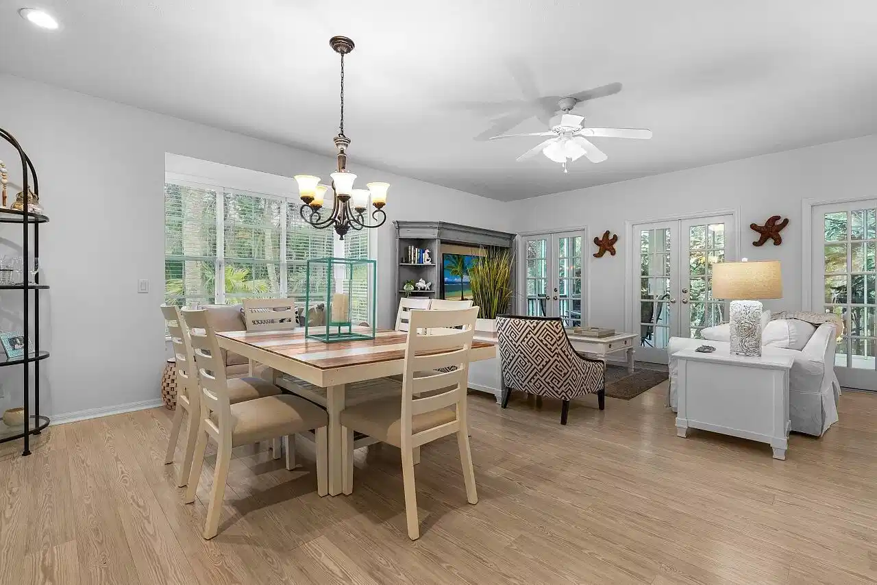 Image 1: BEAUTIFUL OPEN FLOOR PLAN. GREAT OPPORTUNITY TO OW