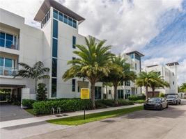 240 Shore Ct