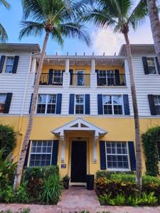 329 S Bromeliad
