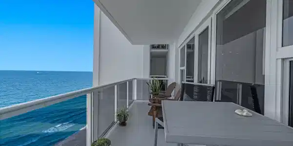 Image 3: Balcony