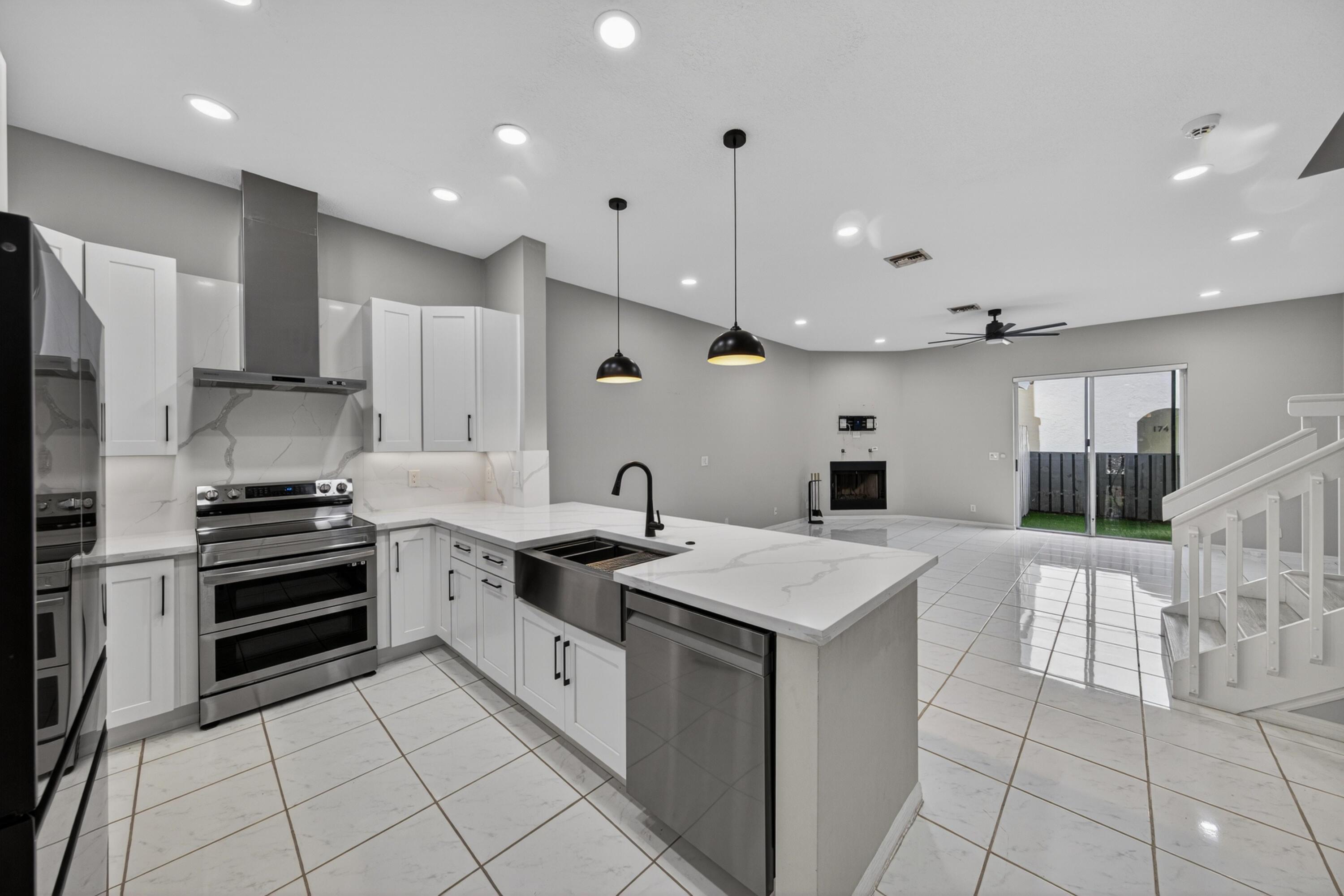 Image 1: Open floor plan!