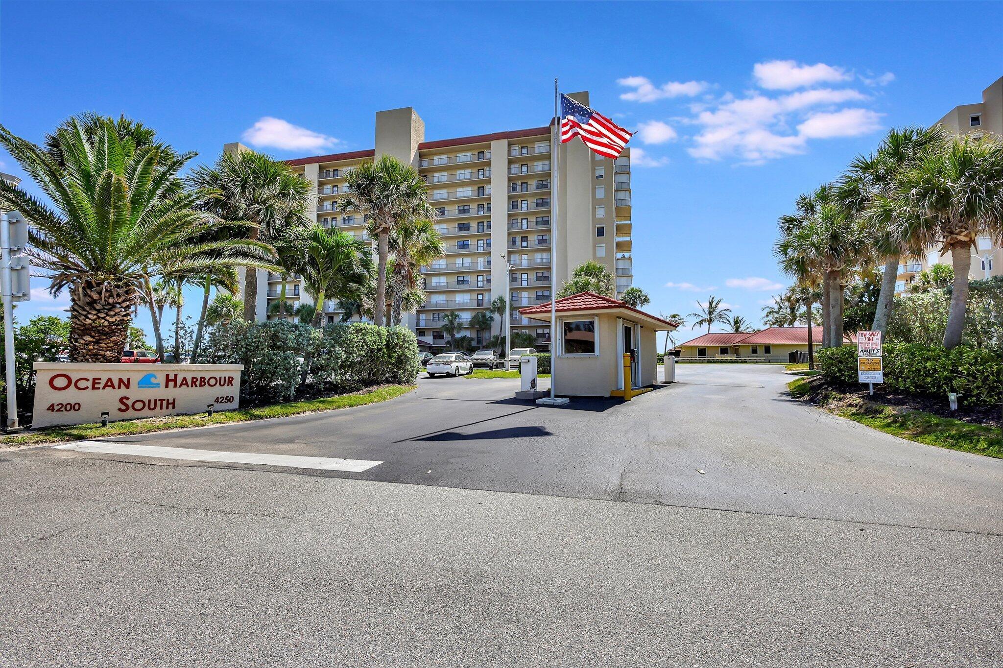 Image 2: Your Beach Getaway Starts Here! Walk to the Sand