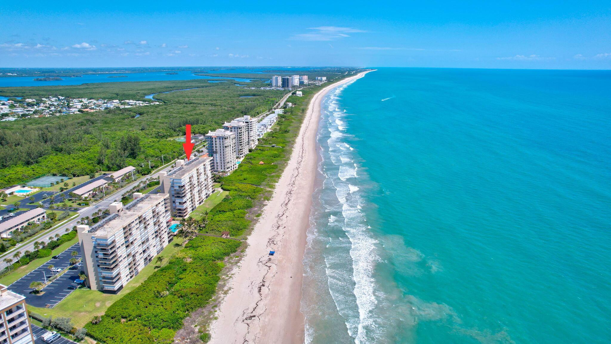 Image 4: Grab Your Flip Flops! Beachside 1st Floor Stunner
