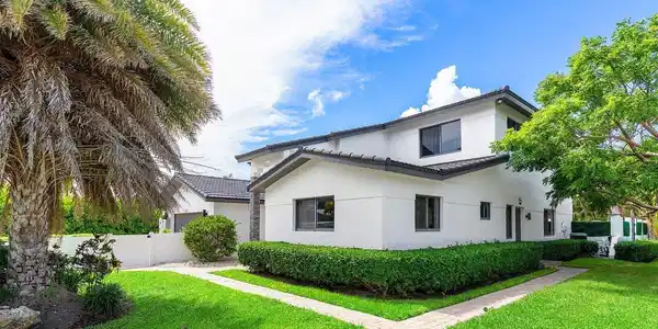 Image 3: 004-811Southeast31stStreet-BocaRaton-FL-