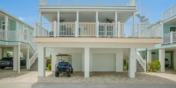 423 E Intercoastal
