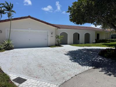 2800 NE 57th Court