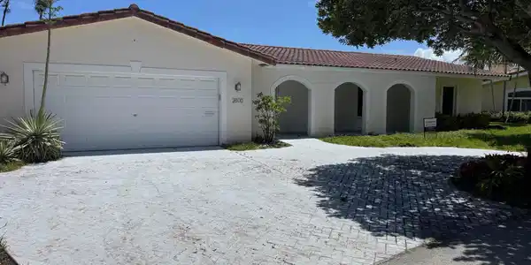 2800 NE 57th Court