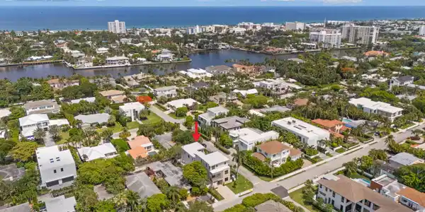 Image 2: 2 Aerial Ocean View