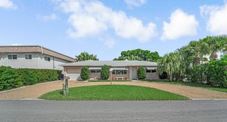 1122 Beach Road