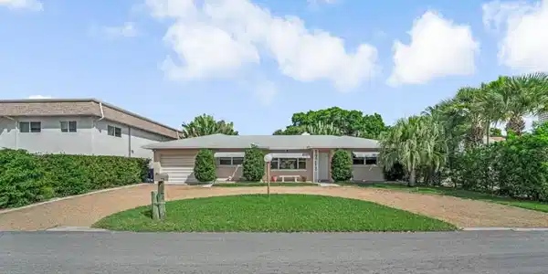 1122 Beach Road