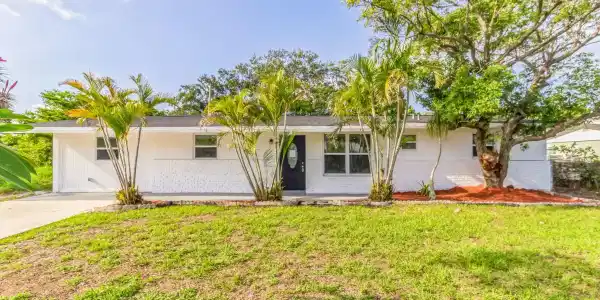 1476 NE Silver Maple Way