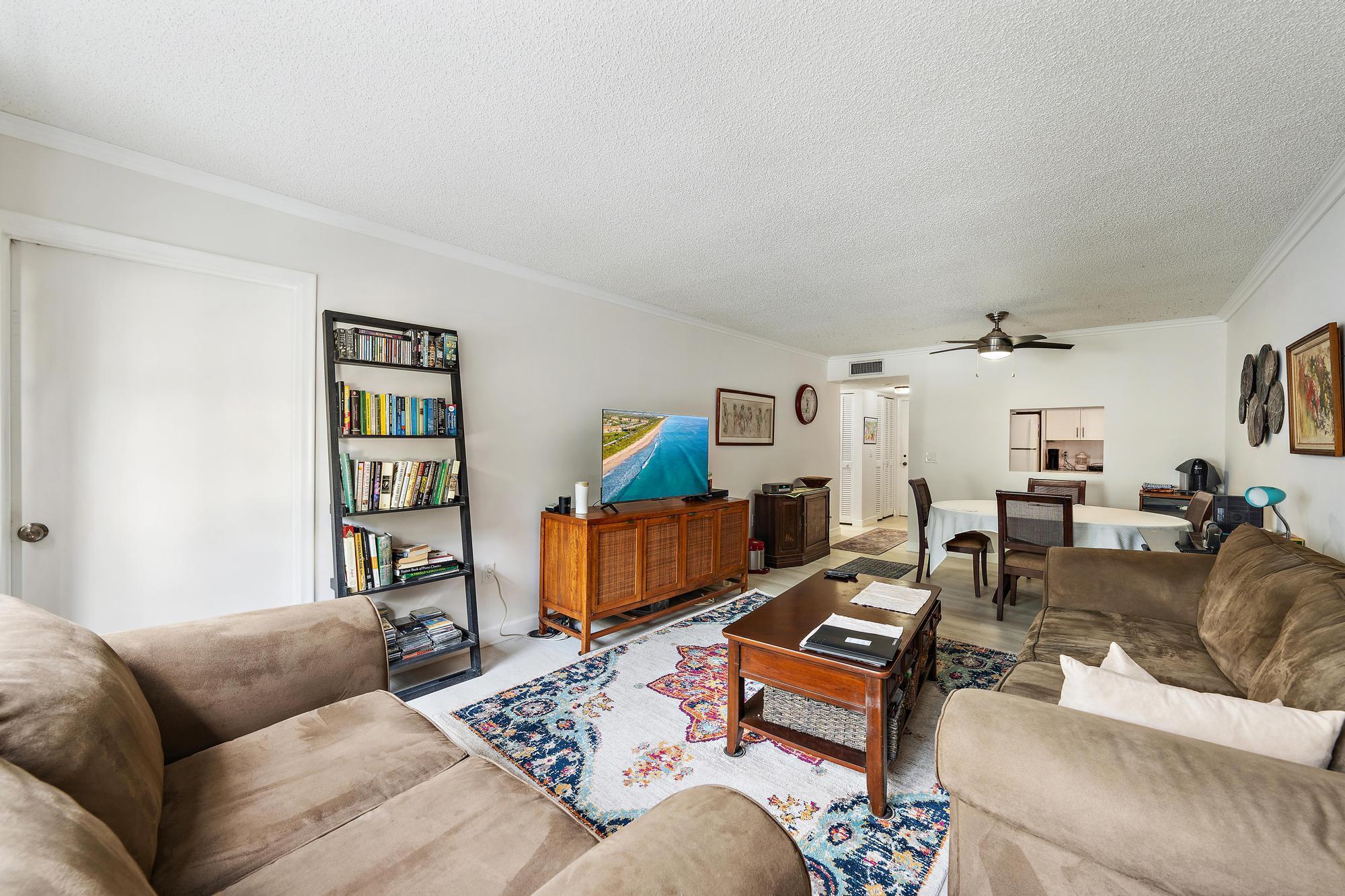 Image 2: 1516 S Lakeside Dr 207-9