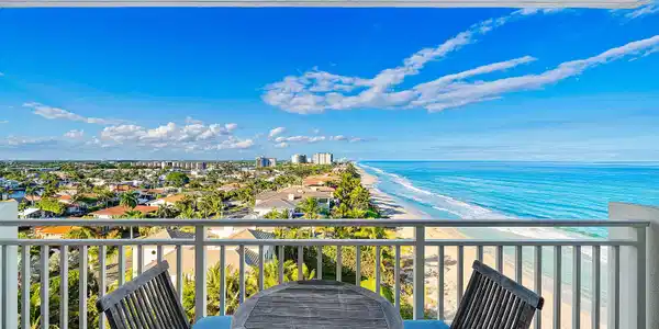Image 3: Stunning endless coastal, city, intercoastal and o