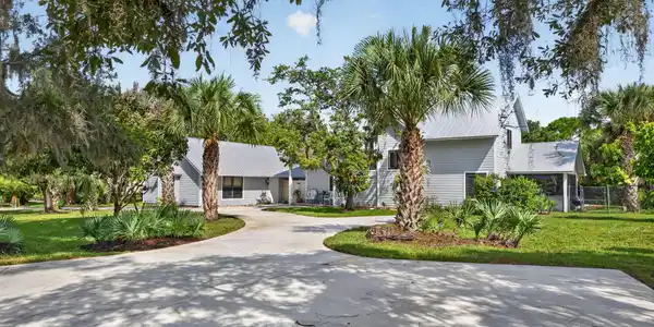 3247 SW BESSEY CREEK Trail