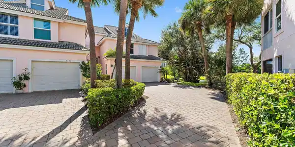 Image 4: 002-2710FairwayDrN-Jupiter-SMALL