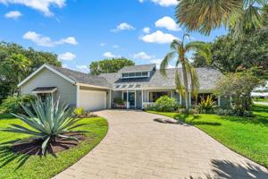 10611 SE Jupiter Narrows Drive