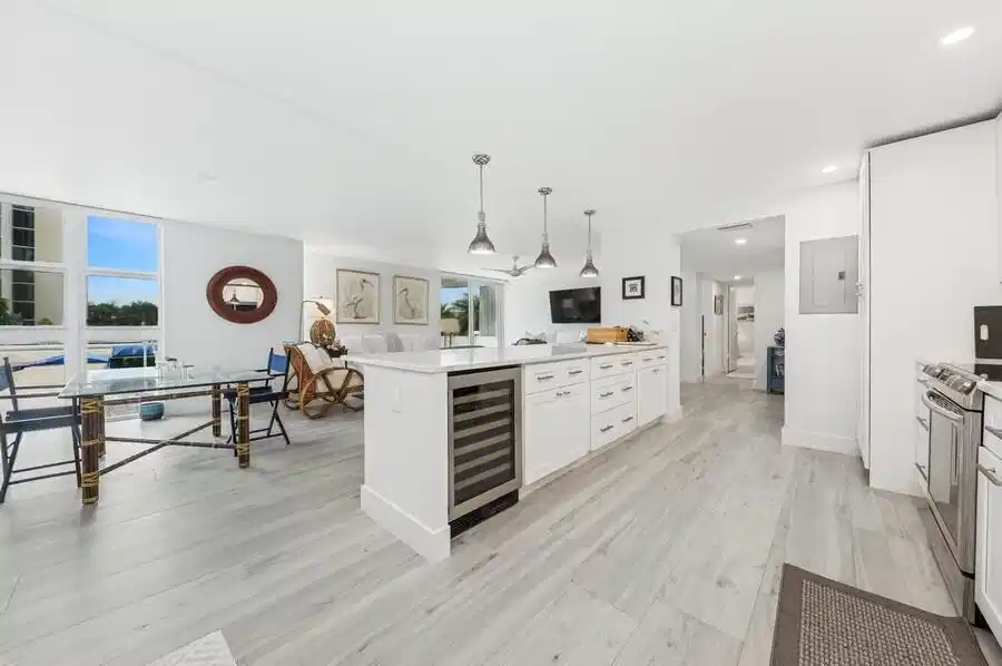 Image 1: Kitchen