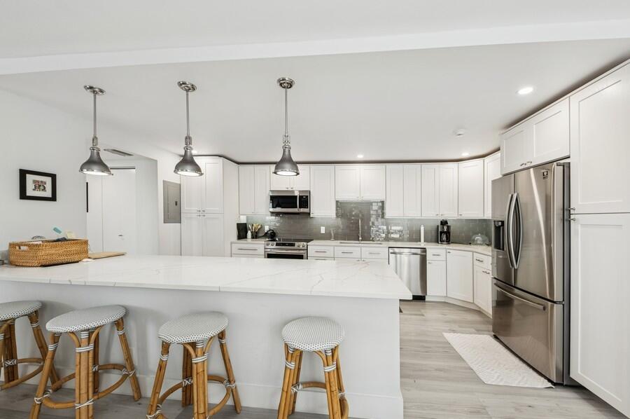 Image 2: Kitchen