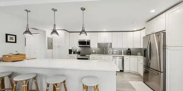 Image 2: Kitchen