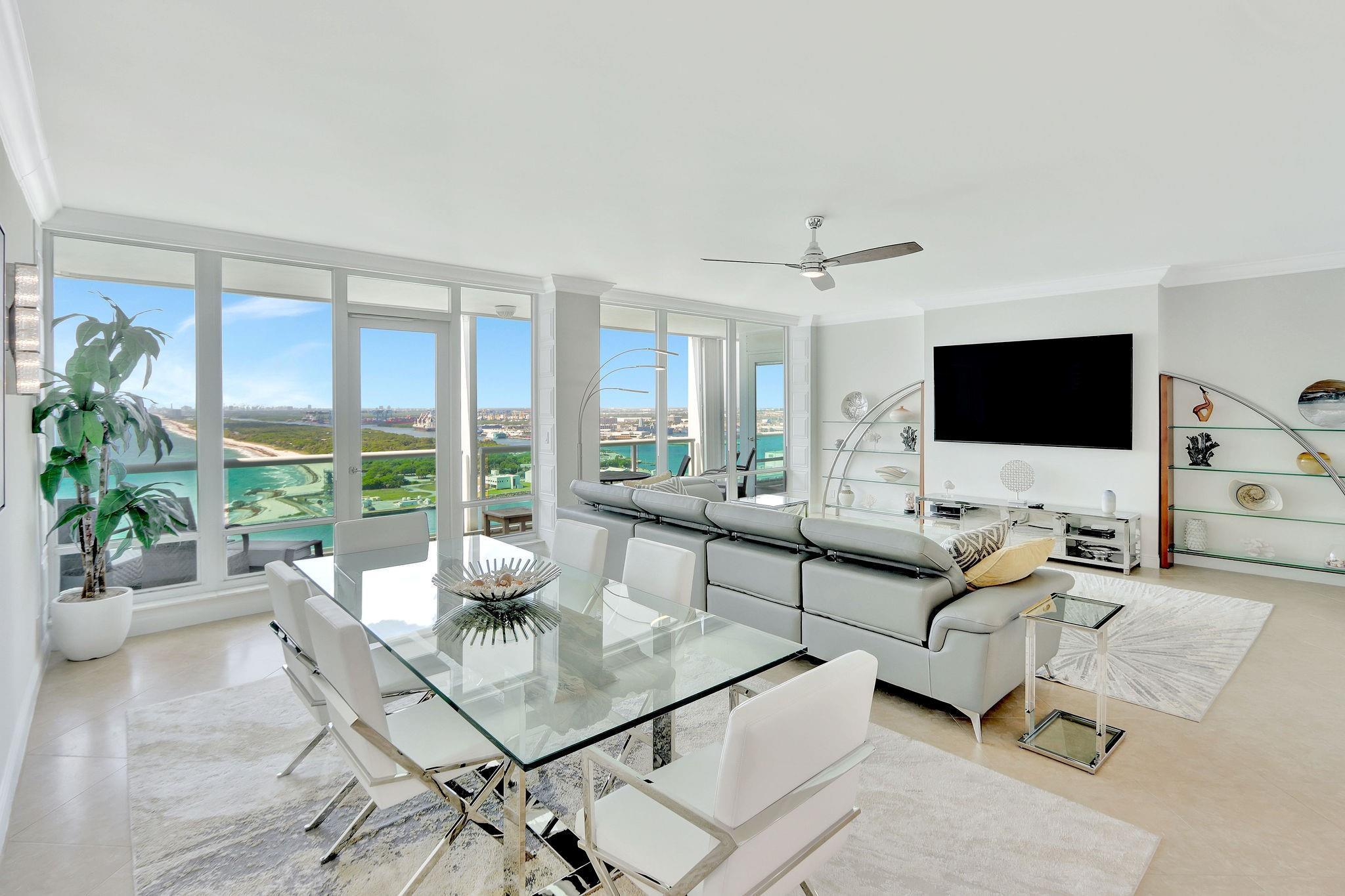 Image 4: Fully furnished w/80 " tvs