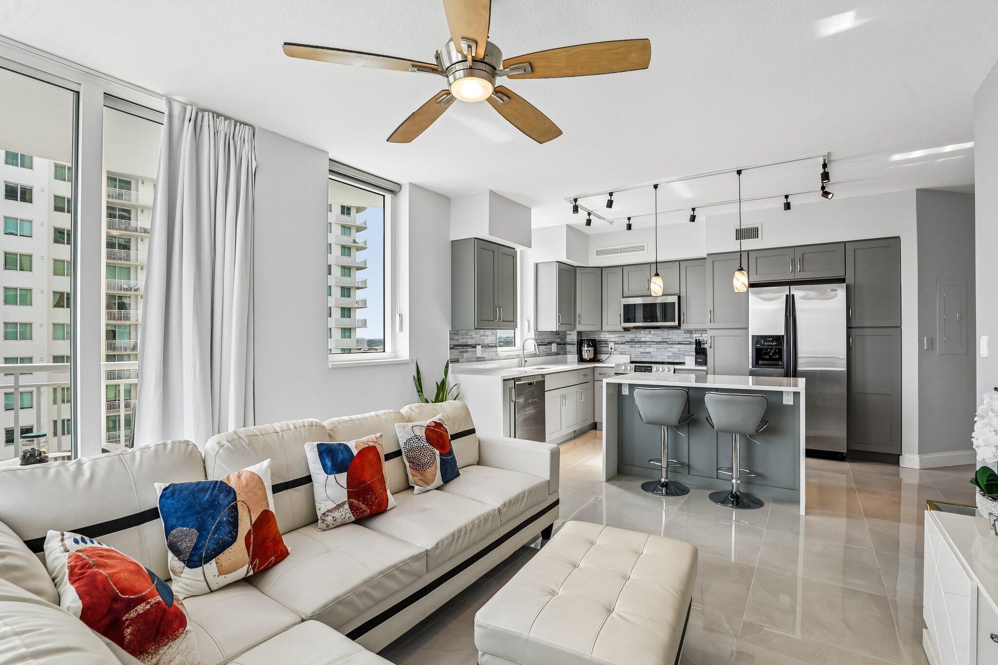 Image 4: Open Living and Kitchen