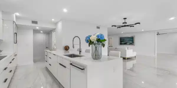 Image 3: 005-3300SouthOceanBoulevard-401S-PalmBea