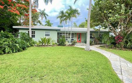802 N Lakeside Drive