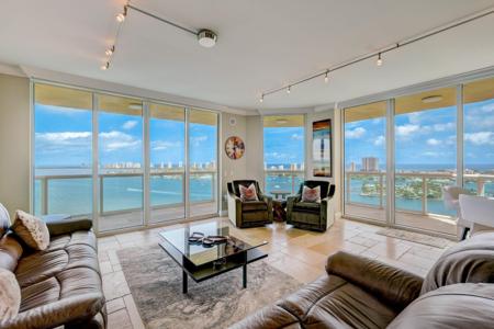 2650 Lake Shore Drive
