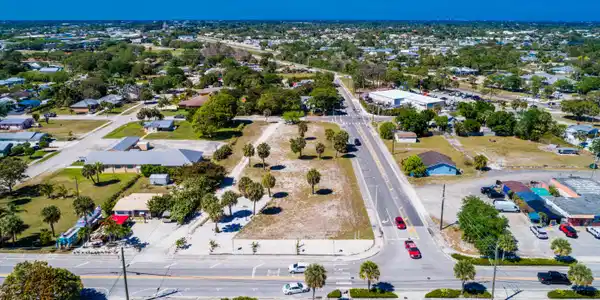 Image 4: 4878 SE Commerce Ave Stuart FL-print-008