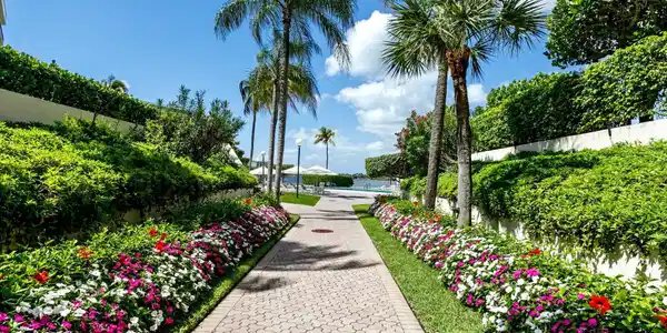 Image 3: Gardens